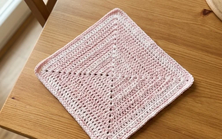Easy Beginner Dishcloth Crochet Pattern – Free Tutorial